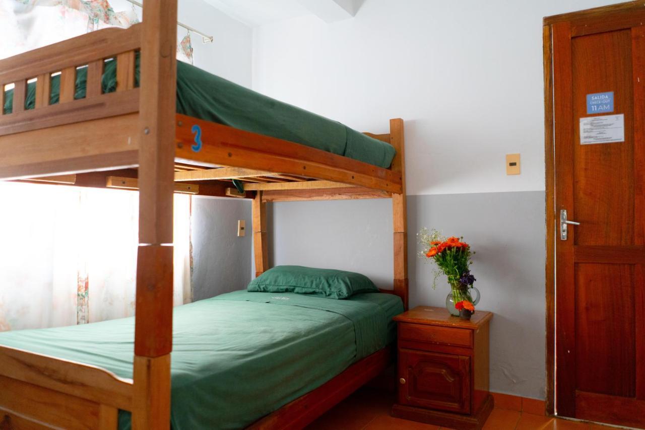 Hostal Zeballos Тариха Экстерьер фото